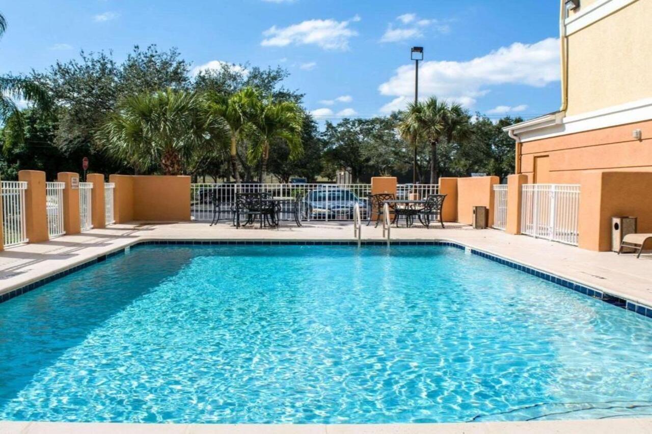 Comfort Inn Fort Myers Northeast Ngoại thất bức ảnh